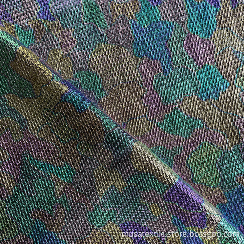 Camouflage et arc-en-ciel en gros tissu en tricot